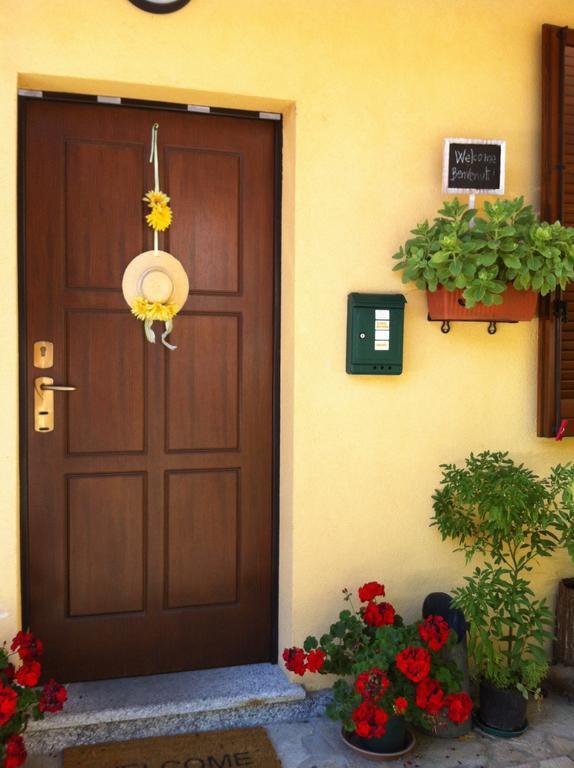 B&B Il Portico Del Conte Bosisio Parini Exterior photo
